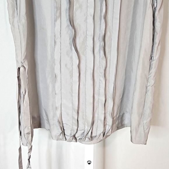 J Crew 100%  Silk  Silver Blouse Size 6 - Picture 4 of 5